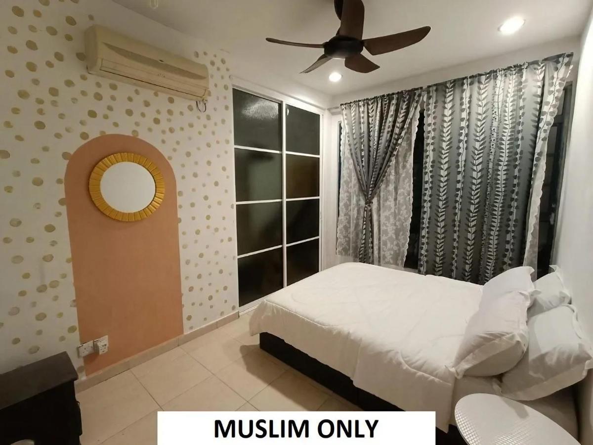 Homestay Laman Nuri, Kota Damansara Петалинг-Джая Экстерьер фото