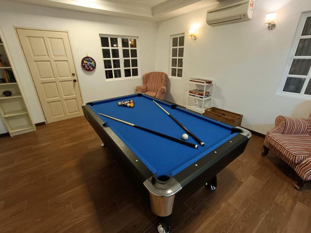Homestay Laman Nuri, Kota Damansara Петалинг-Джая Экстерьер фото